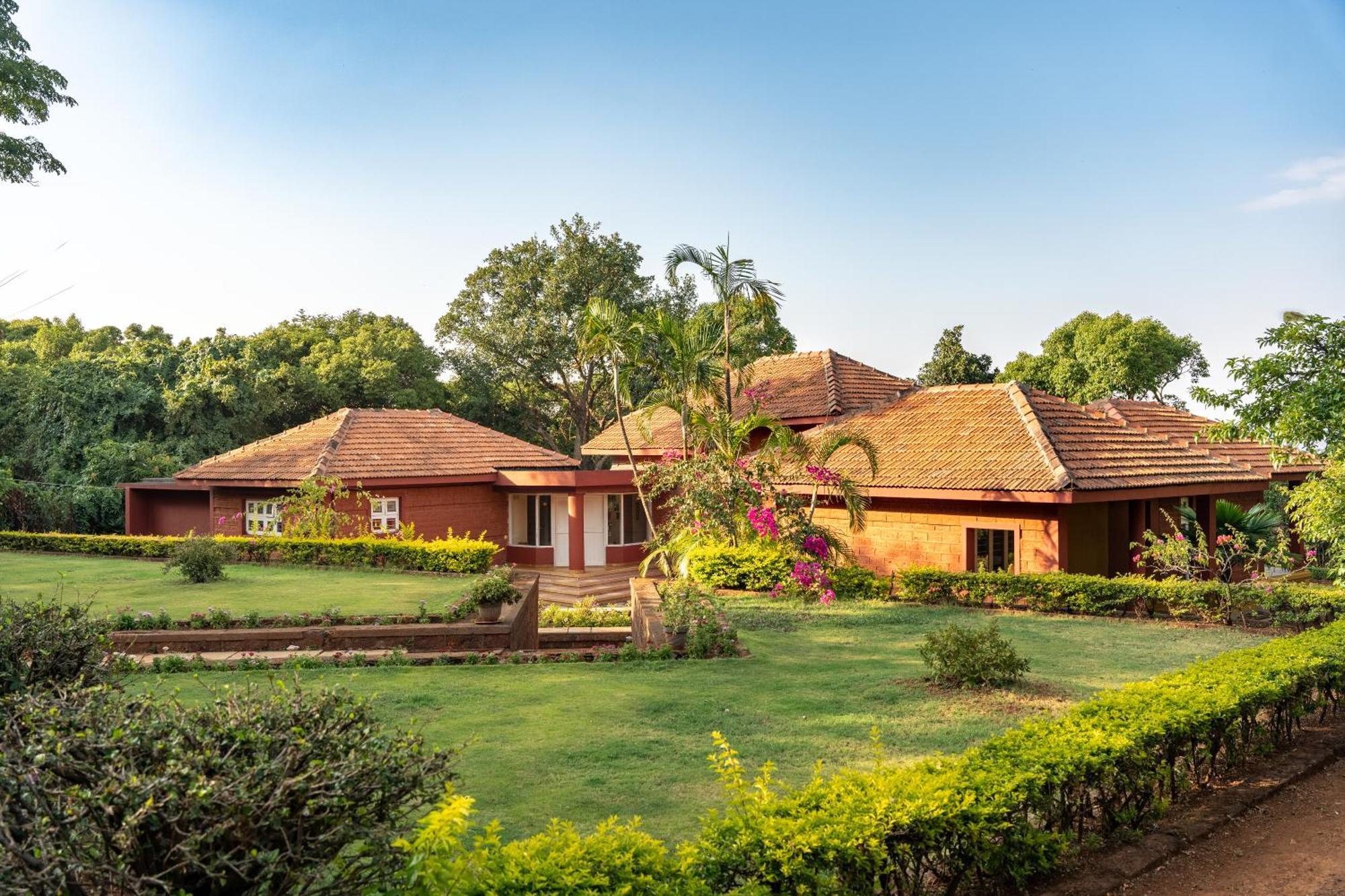 Saffronstays Garnet House Mahābaleshwar Exteriör bild
